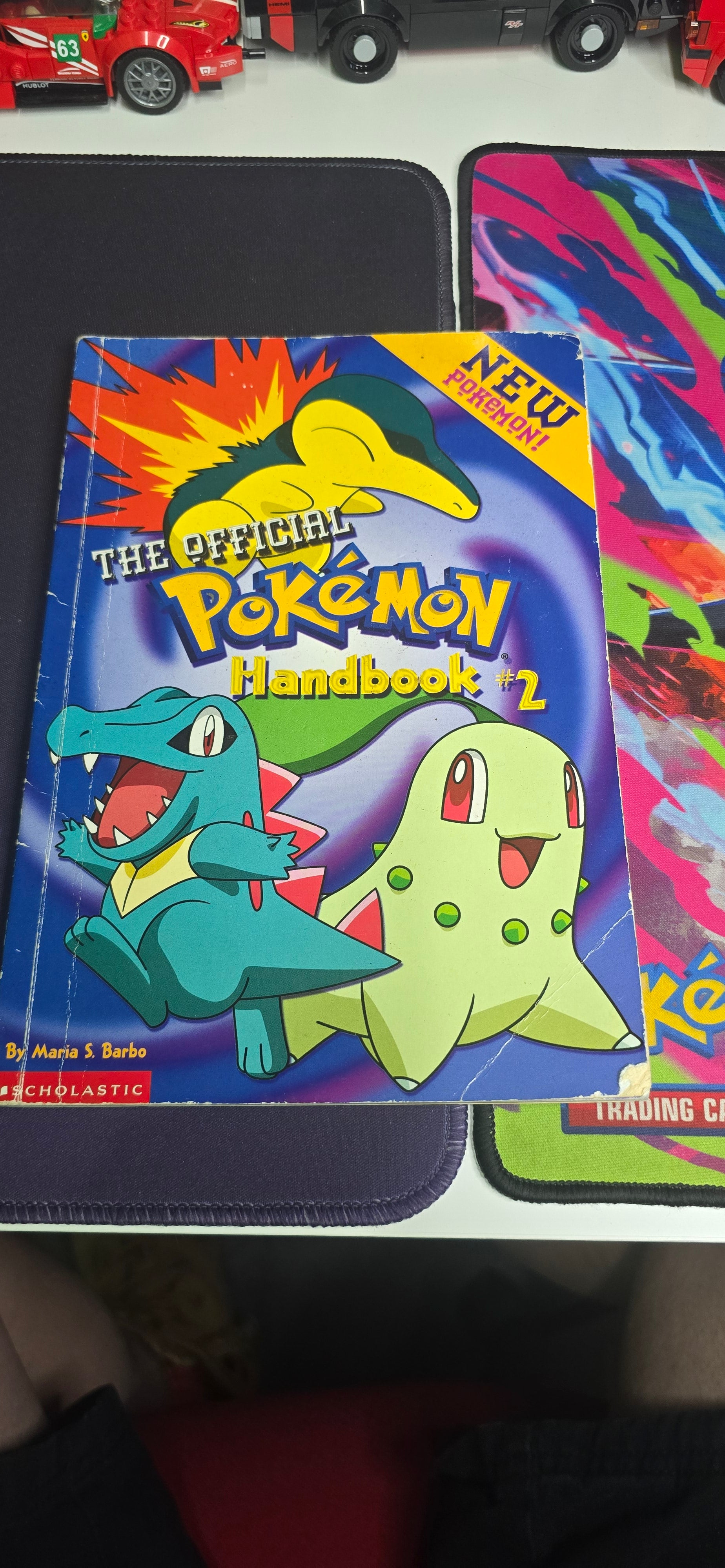 Pokemon The Official Handbook #2 - Second Hand Book